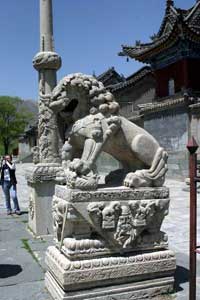 赤峰龙泉寺石狮